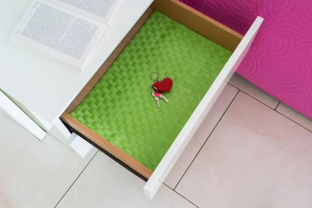 Bright & Cozy Room With Balcony Μιλάνο Πανσιόν