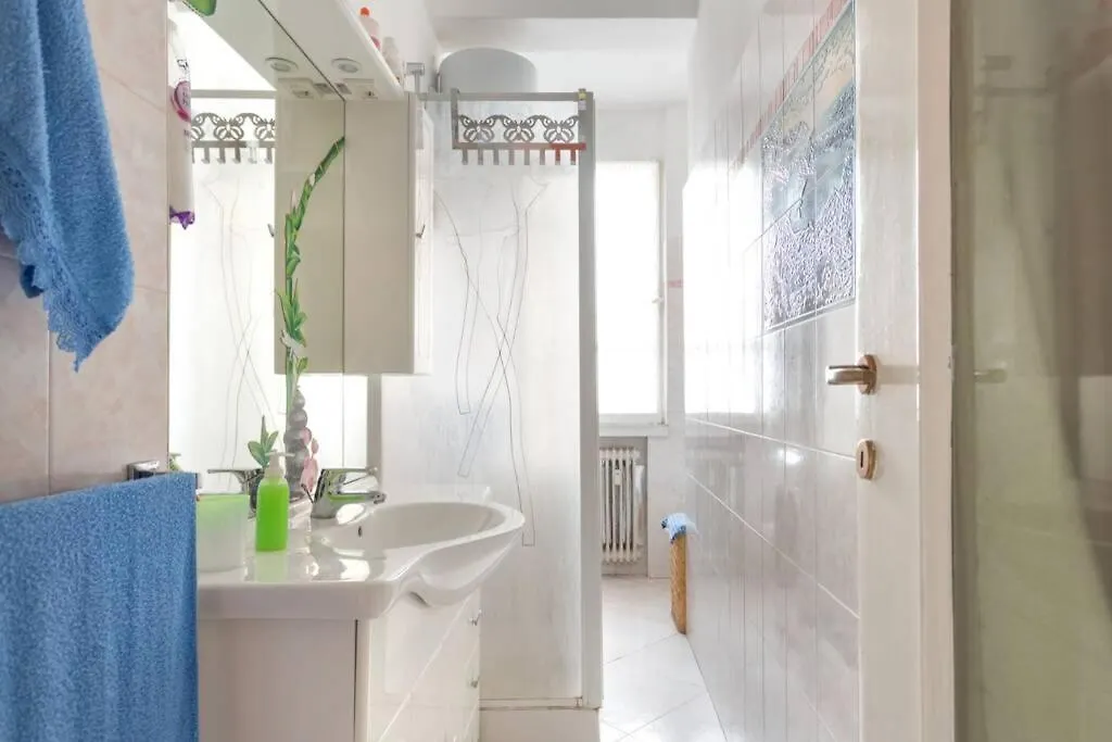 Bright & Cozy Room With Balcony Μιλάνο Ιταλία